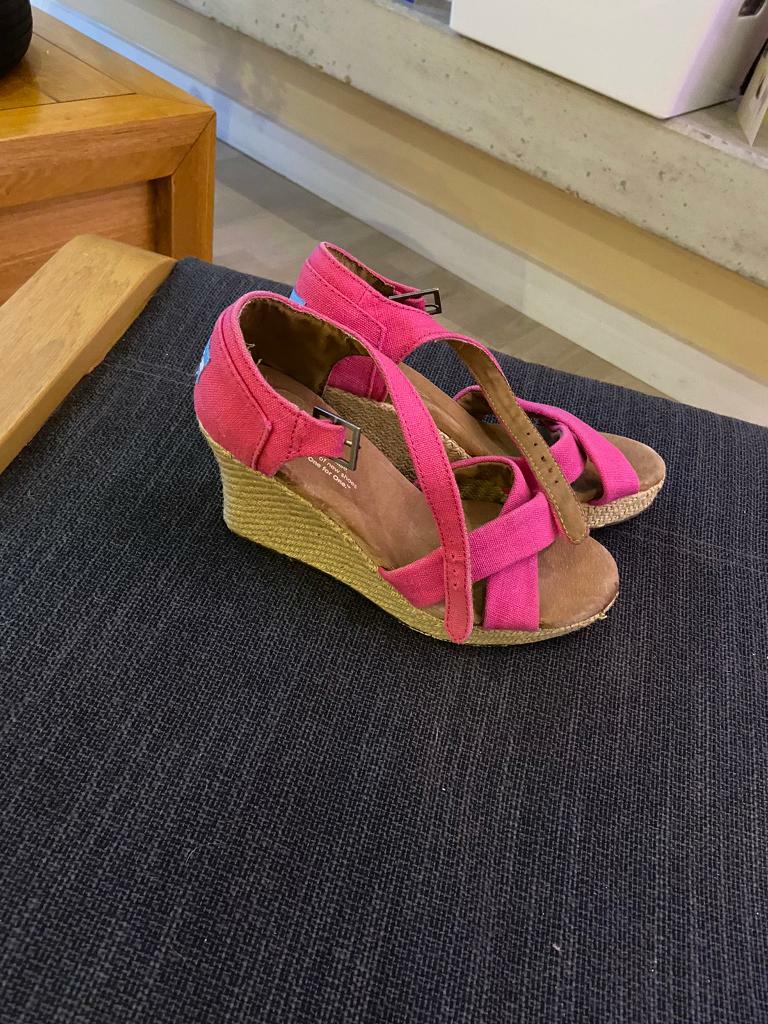 bright pink wedges uk